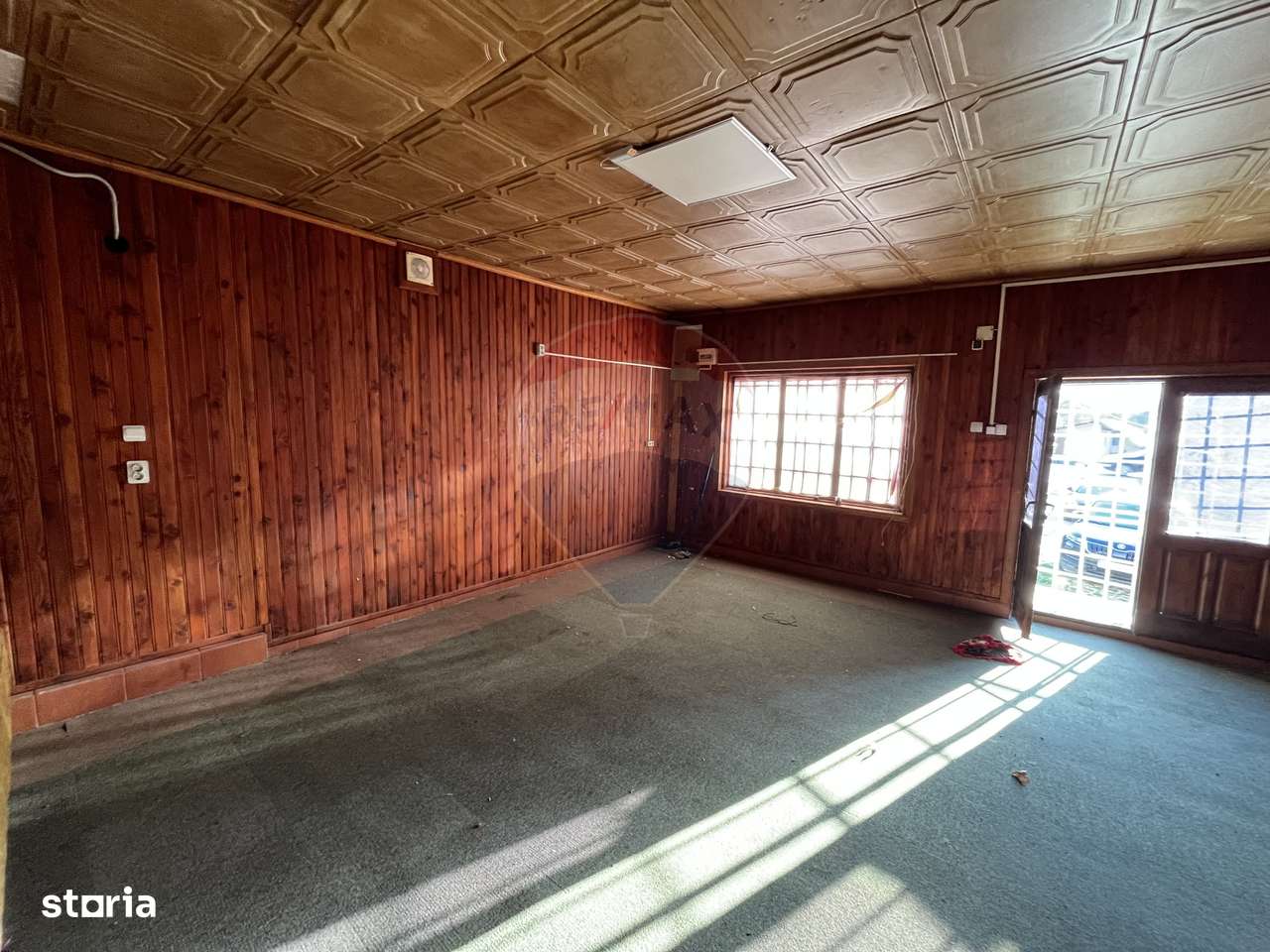 Spatiu comercial si casa de vanzare in Furnicosi. - Imagine principală: 5/14