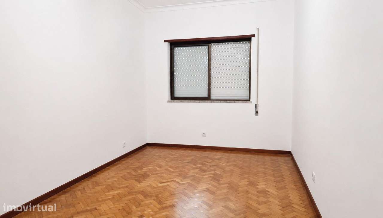 Excelente apartamento T2 Vale do Cobro-13