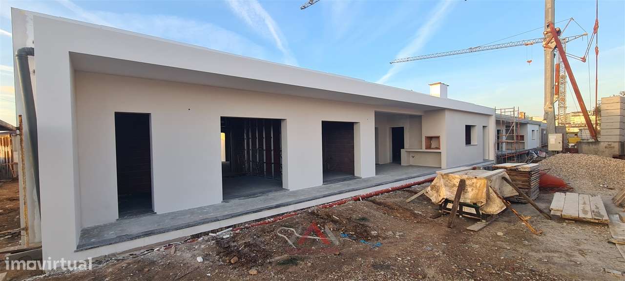 Moradia T4 Rés-do-Chão - Grande imagem: 3/18