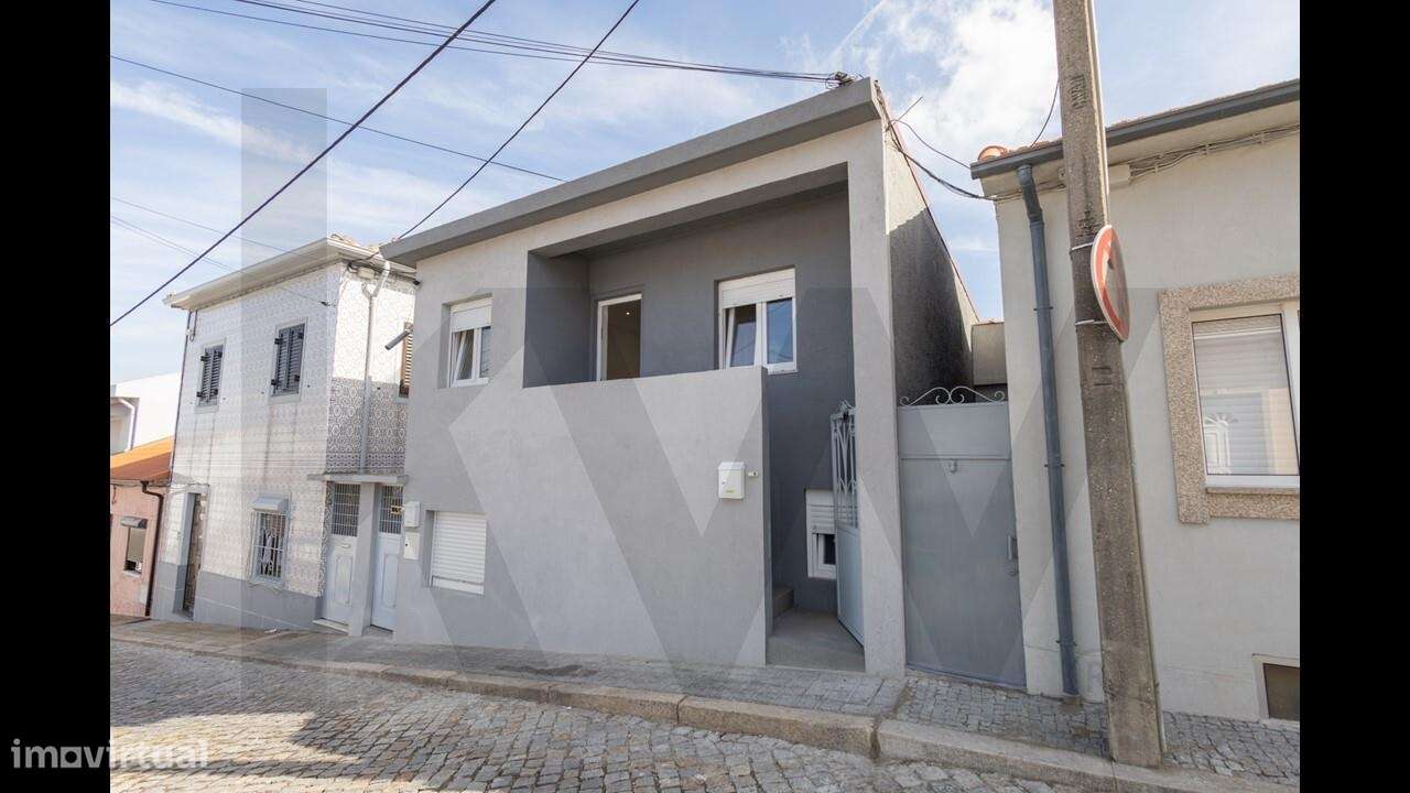 Moradia T2+ T1 com 2 pisos em Águas Santas junto ao Parque Urbano de M - Grande imagem: 2/34