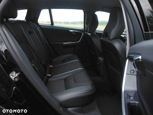 Volvo V60 Cross Country D4 Geartronic - 11