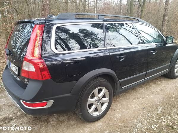 Volvo XC 70 D5 AWD Momentum - 4