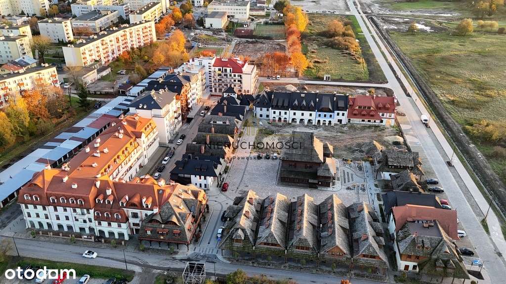 Kawalerka z widokiem na rynek Miasteczka Kresowego-15