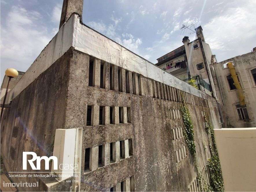 excelente prédio na Av. Emidio Navarro, junto ao Parque da Cidade-53