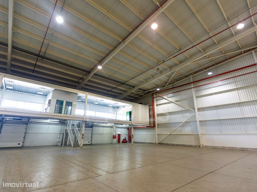 Armazém para arrendar, junto ao nó da A1, nos Pousos, Leiria - Grande imagem: 4/23