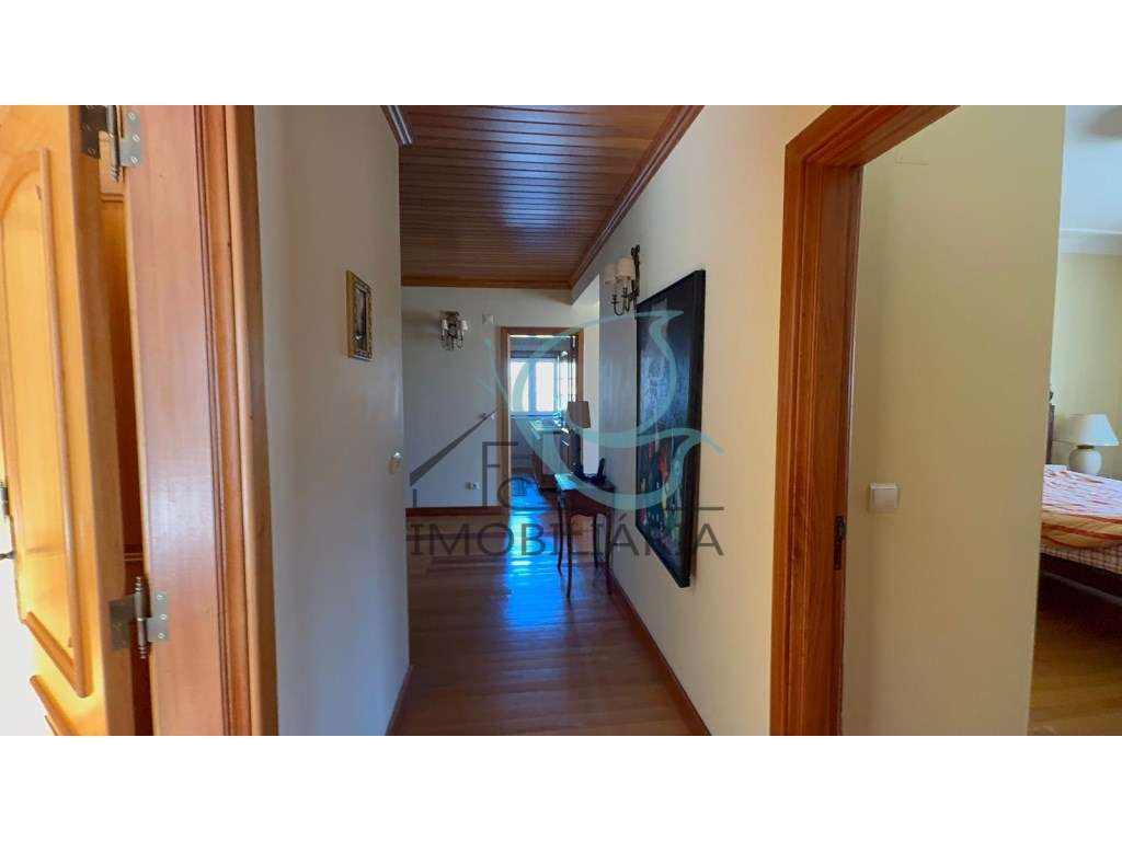 Moradia T4 em Azeitão - Excelente Oportunidade-20