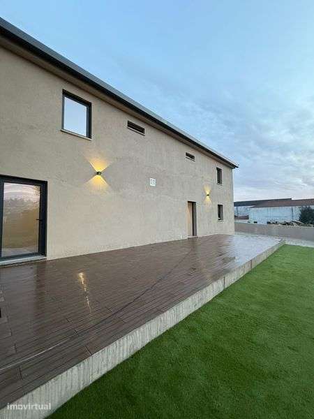 Moradia V3 com 1000m2 de terreno em Paços de Ferreira - Grande imagem: 4/12