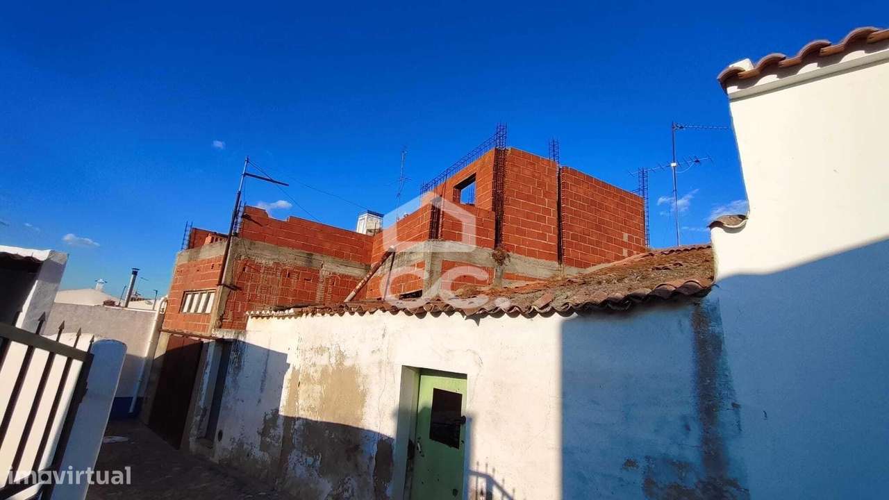 Moradia em construção com potencial em Baleizão. - Grande imagem: 5/13