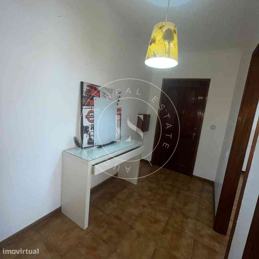 Apartamento T2 com Garagem e Arrumos | Urb. dos Altos | Cidade da Maia-12