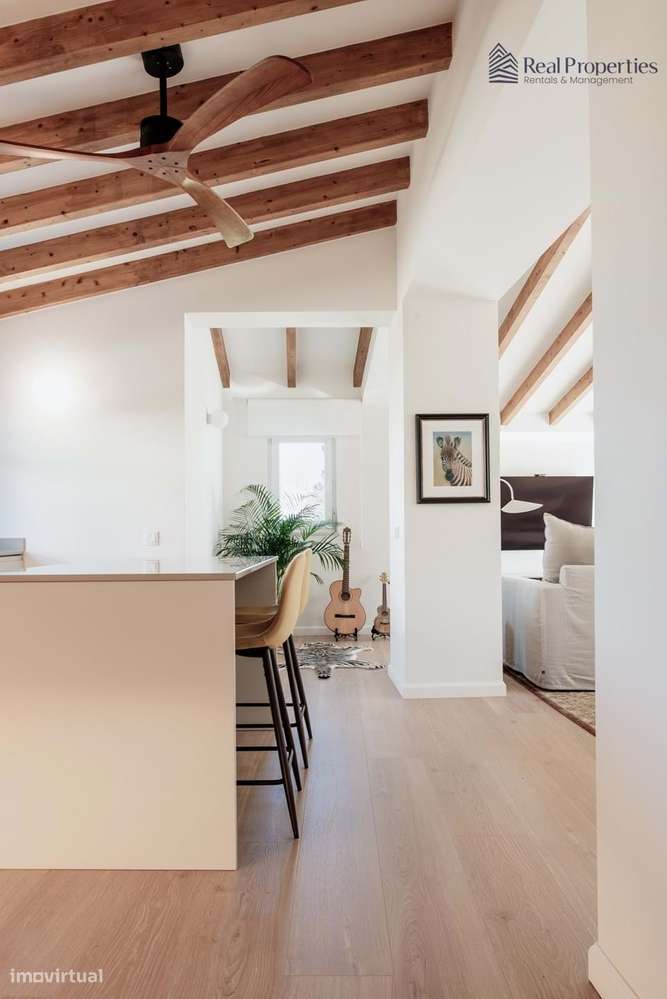 Elegante Moradia T3 Renovada com Vistas Panorâmicas em Alvor-13