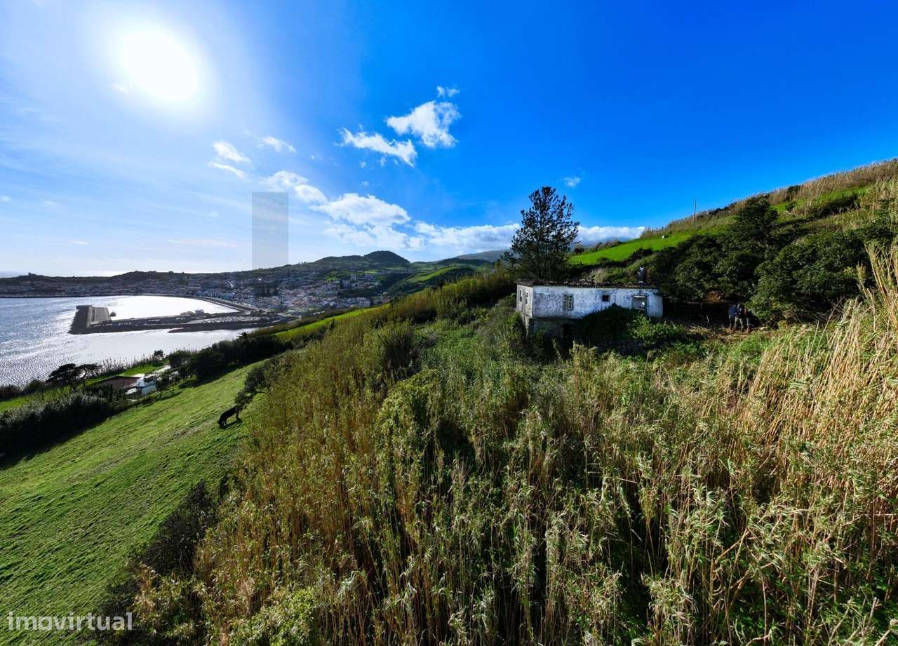 Projeto aprovado para moradia com Vista para o Pico e para a baia - Grande imagem: 3/21