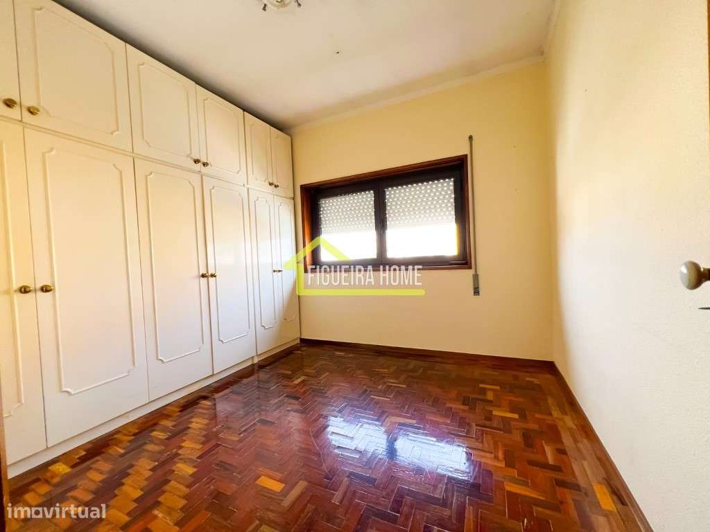 Andar de moradia com 4 quartos, garagem e anexo-12