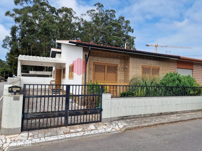Moradia Térrea de 3 frentes em excelente estado em Moreira com apro...-29