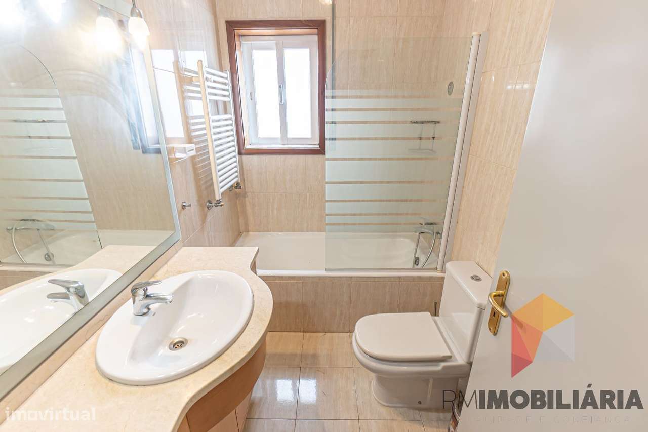 Moradia T4 em Fânzeres-24
