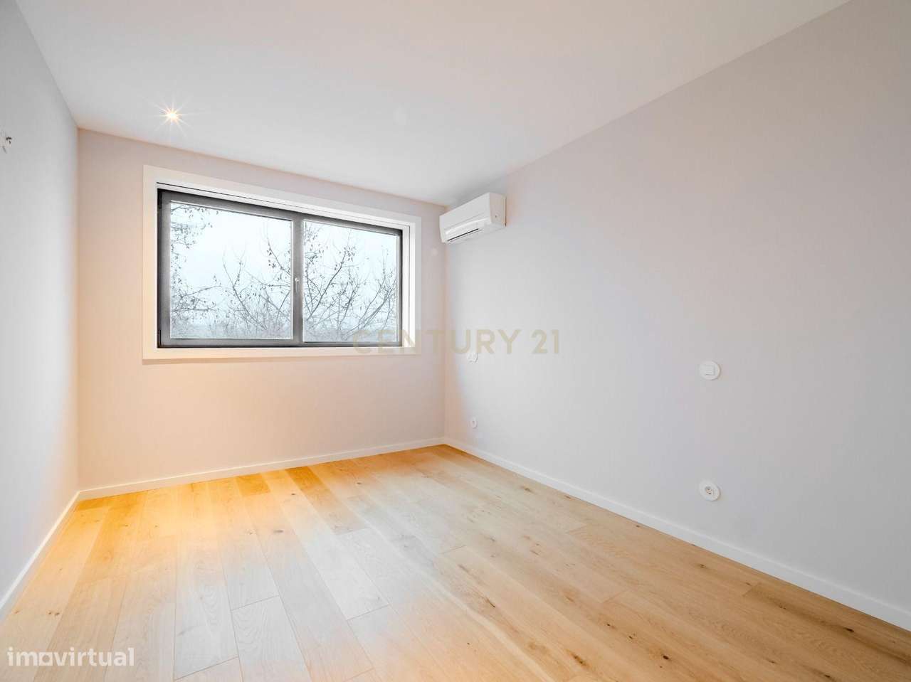 Apartamento T3 de Luxo em Condomínio Privado com Piscina, Padel e Giná-15