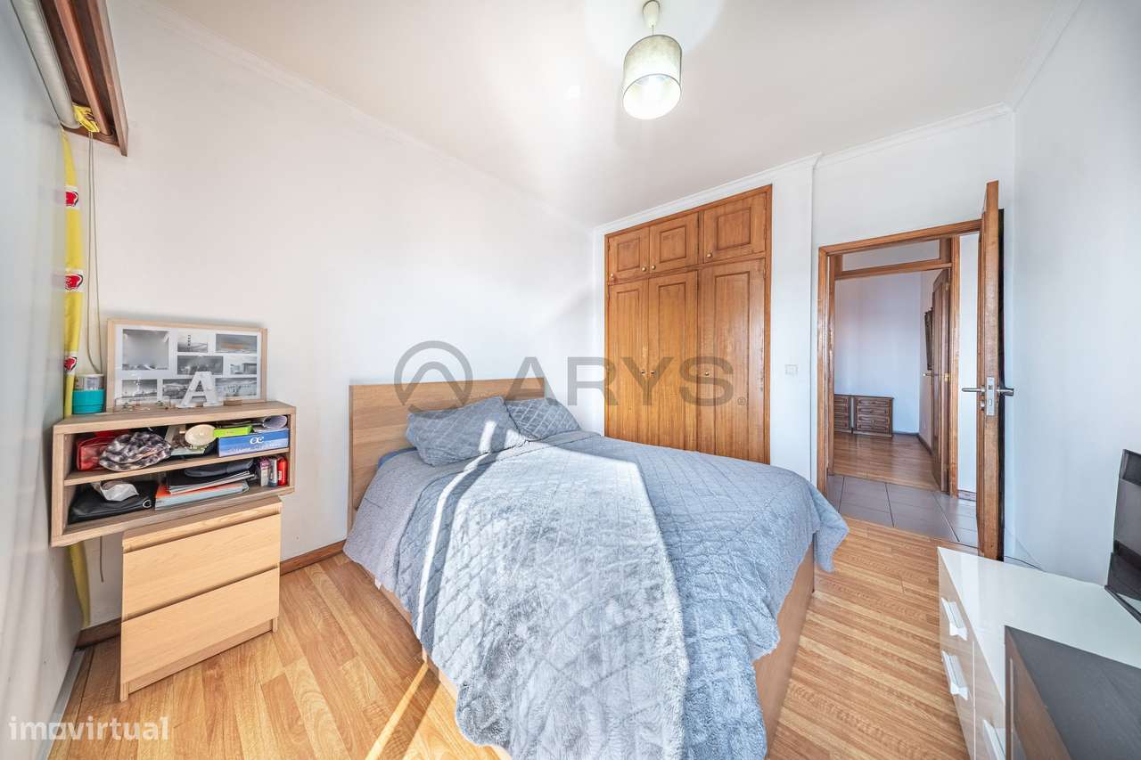 Apartamento T1+1 localizado em São Vitor constituído por elevador e...-11