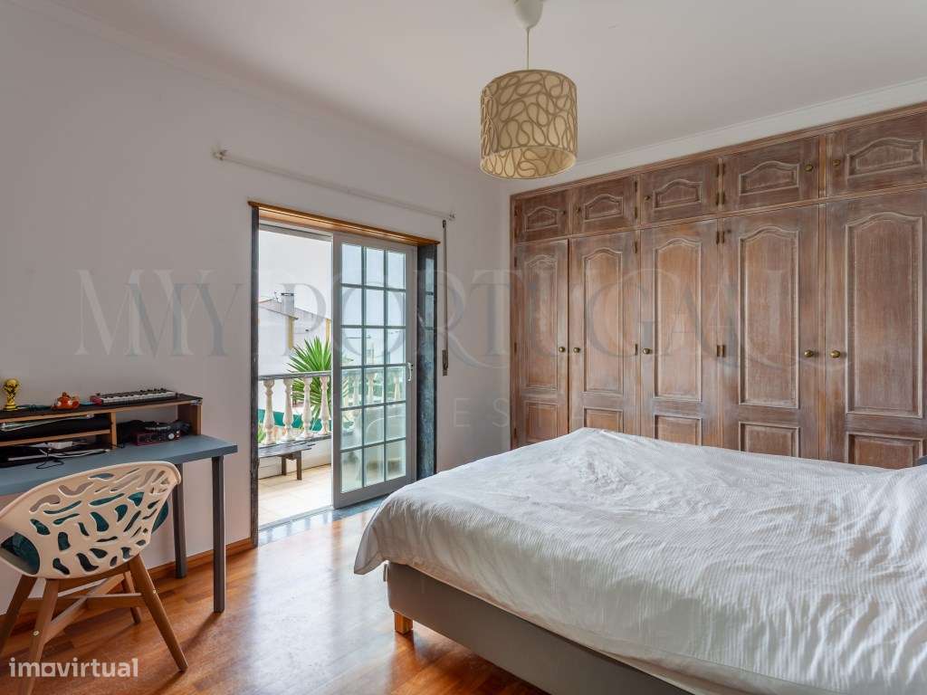 Moradia T4+1 em Ribamar: Onde o Mar e o Conforto se Encontram-14