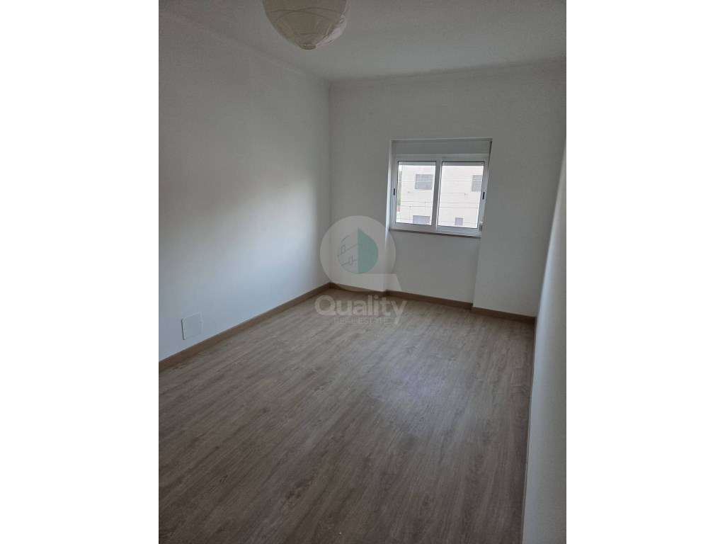 T2 Zona Central na Baixa da Banheira-8