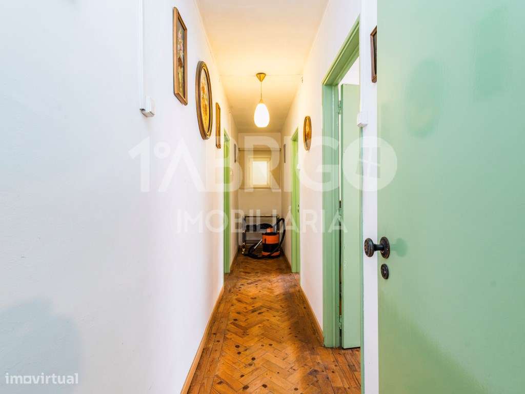 Moradia T3 Central, Oportunidade de Reabilitação (Para venda ao abr... - Grande imagem: 4/24