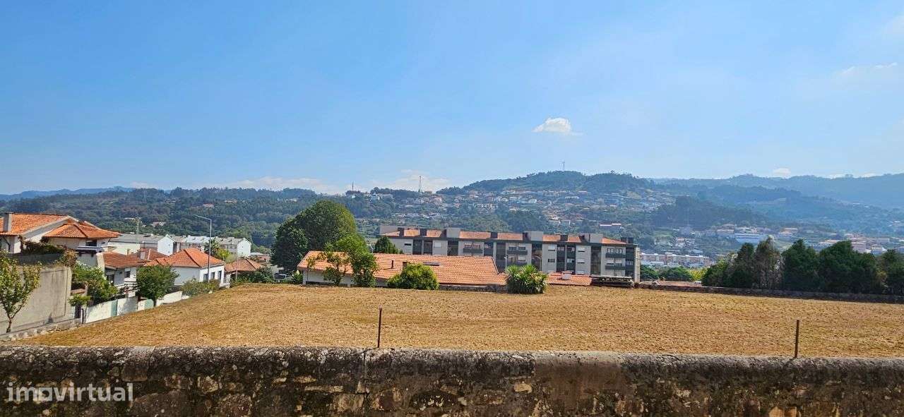 Oferta da Escritura e Registo - Terreno na Vila das Aves - Grande imagem: 3/4