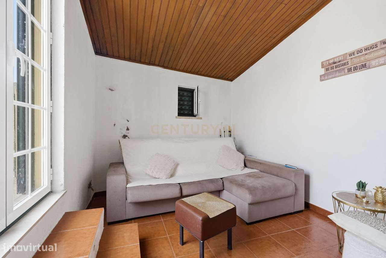 Moradia T2 com 2 salas e Pátio – Loubagueira, Torres Vedras-5