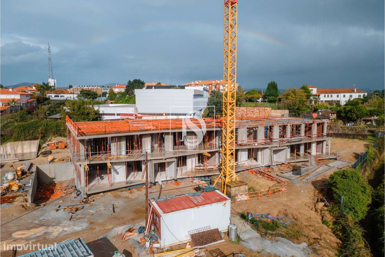 Apartamento T3 em fase de construção, c/ 3 frentes e garagem fechada - Grande imagem: 5/23