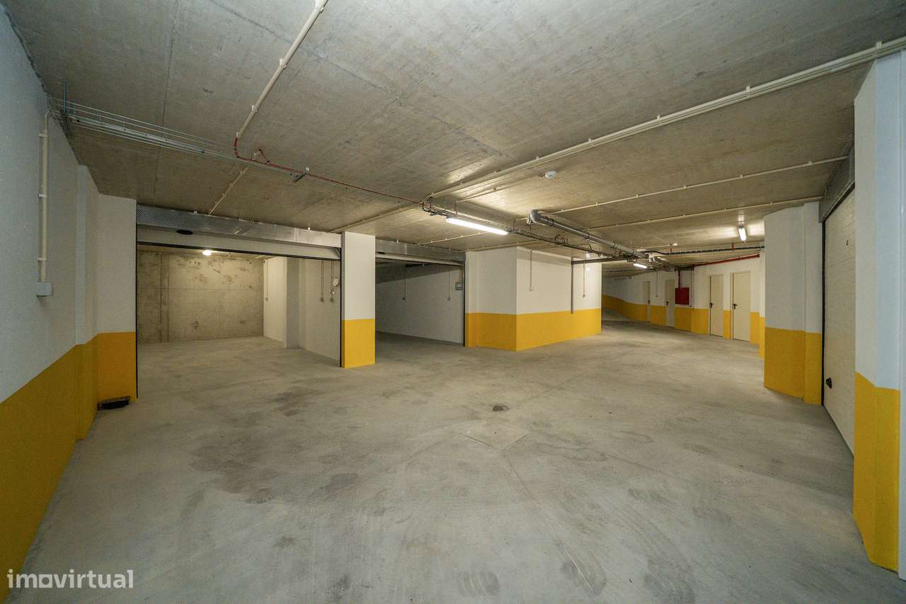 T0 Exclusivo | Último Piso com Garagem | Próximo do centro de Braga-16