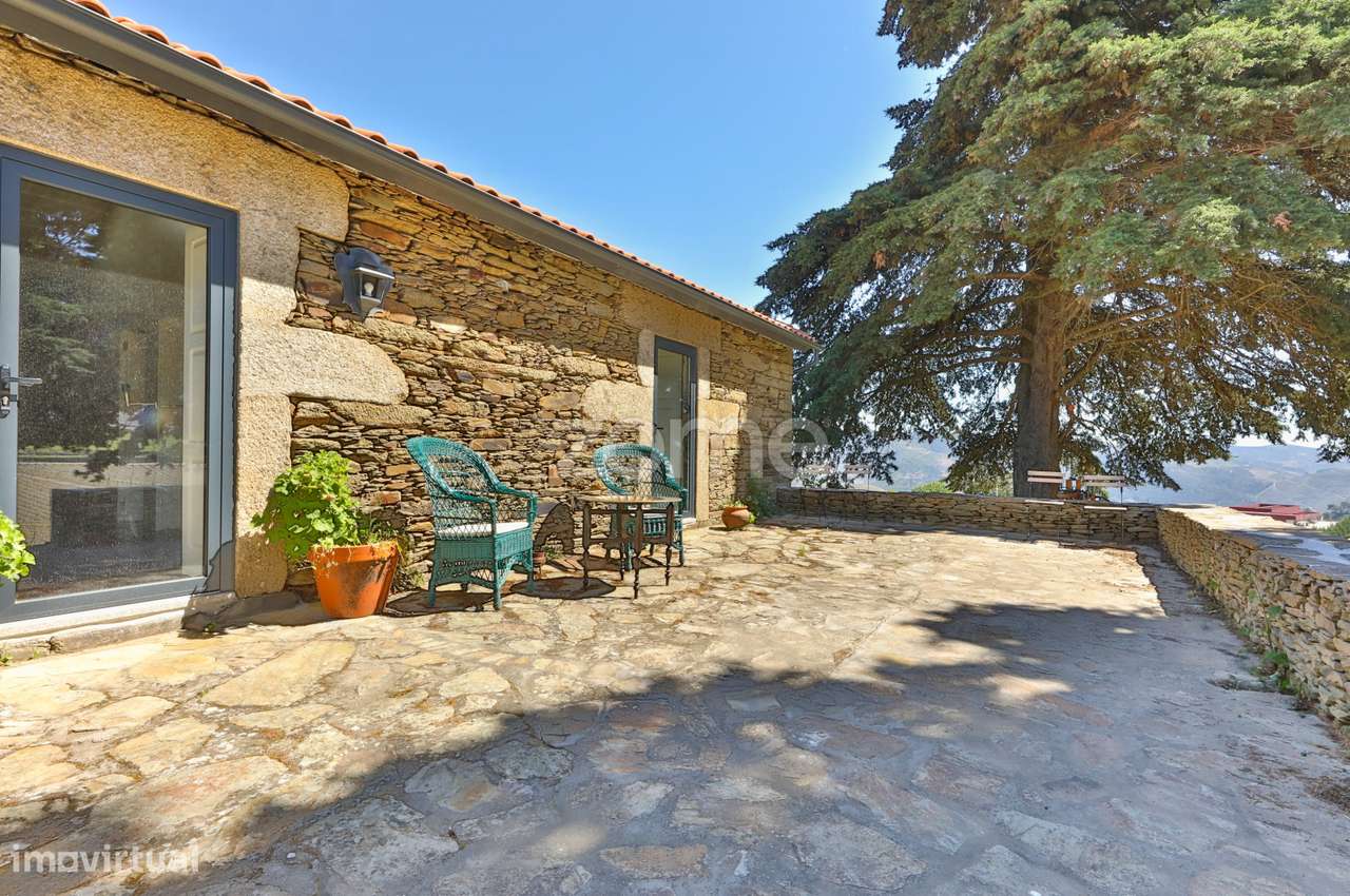 Quinta com 14 Hectares em Pleno Douro Vinhateiro - Grande imagem: 2/60