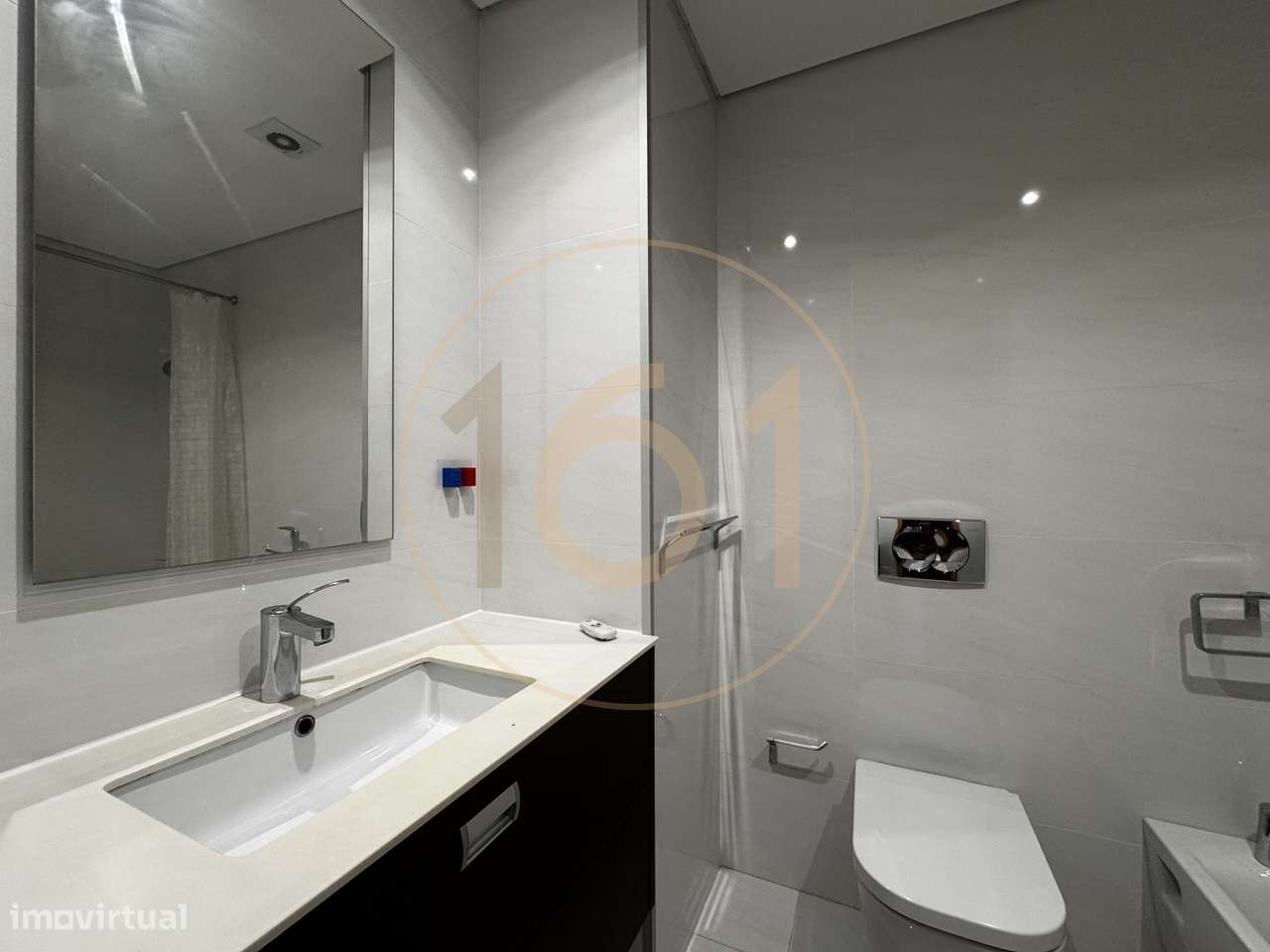Apartamento T3+1 duplex com 2 terraços e varandas-16