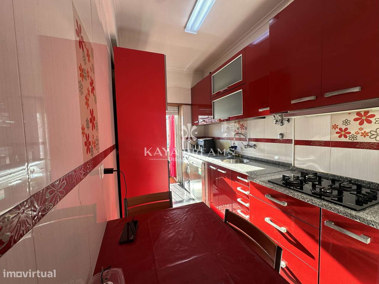 Excelente T3 com arrecadação na Póvoa de Santo Adrião, a 5 minutos... - Grande imagem: 2/16