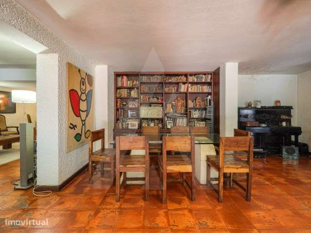 Moradia T6 Isolada  e de Prestígio em São João da Madeira!-35