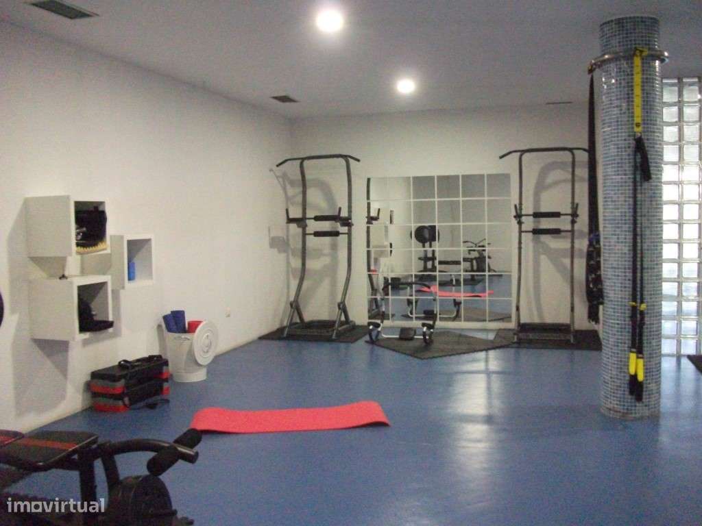 Vende-se T2 com ótima vista de mar-42