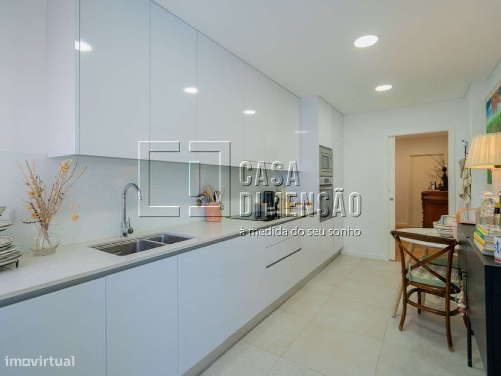 Apartamento de tipologia T2 na Serra de Carnaxide, com Garagem BOX,...-25