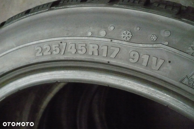 KUMHO IZen KW17 225/45R17 6mm 2022 - 2