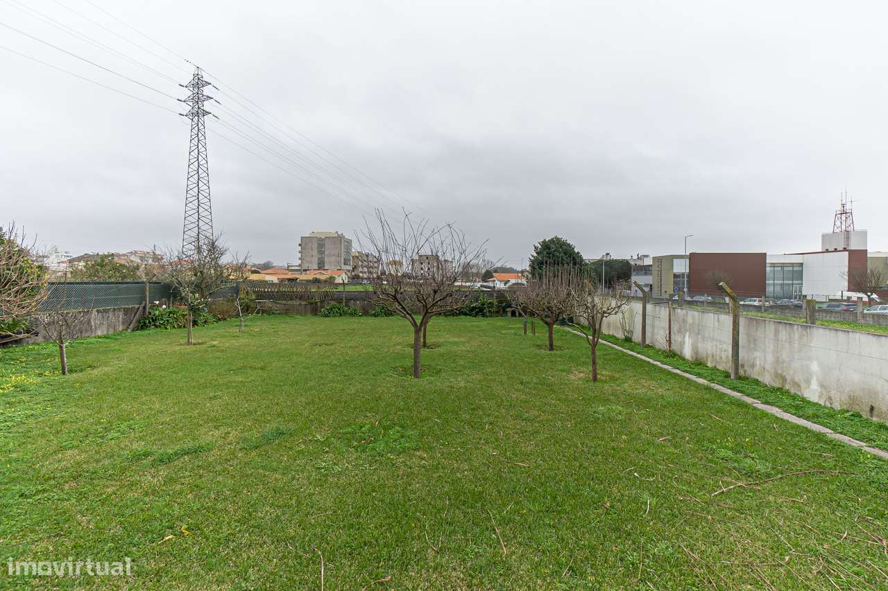 Moradia T3+1 Renovada com Vista Mar em Esmoriz-28