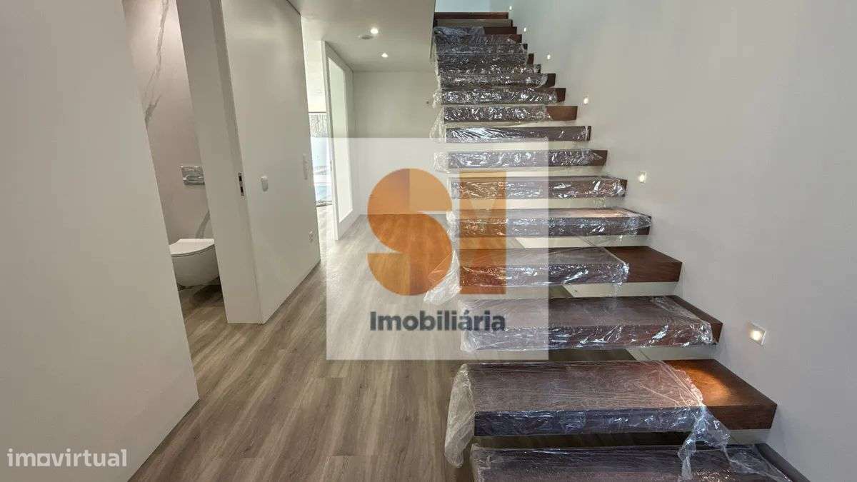 Moradia T4 Nova - Castêlo da Maia - Grande imagem: 3/49