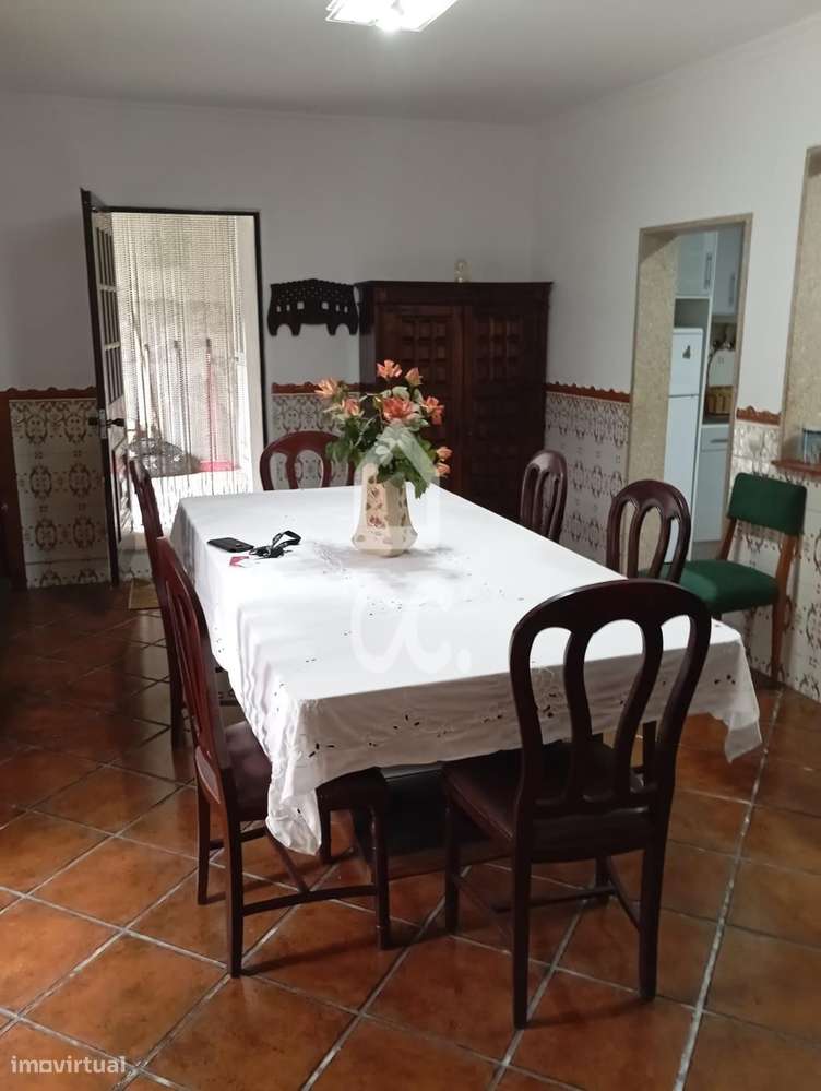 Moradia em Pedra com Jardim e Vista de Campo-4