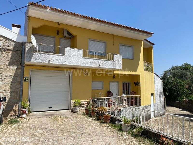 Moradia Geminada T3 / Fundão, Soalheira - Grande imagem: 2/15