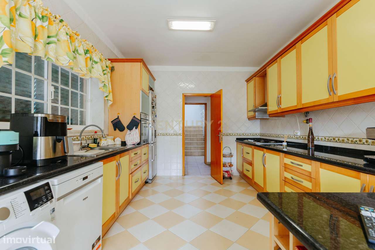 Moradia Isolada T4 Sarilhos Grande, Montijo-9