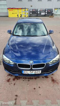 BMW Seria 3 318d - 4