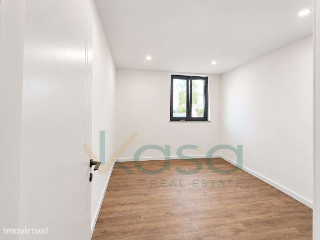 T2 totalmente remodelado e equipado no Lavradio | 83 m² | 265.500 €-8