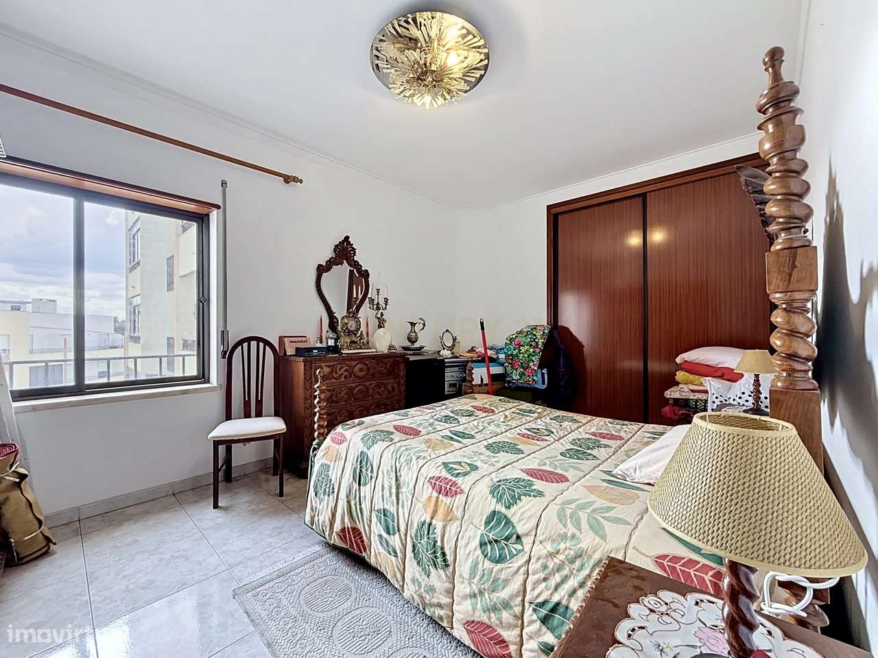 Apartamento T3 em Amora, Seixal - Oportunidade Única!-13