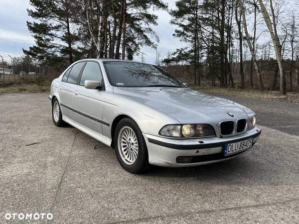 BMW Seria 5 528i - 1