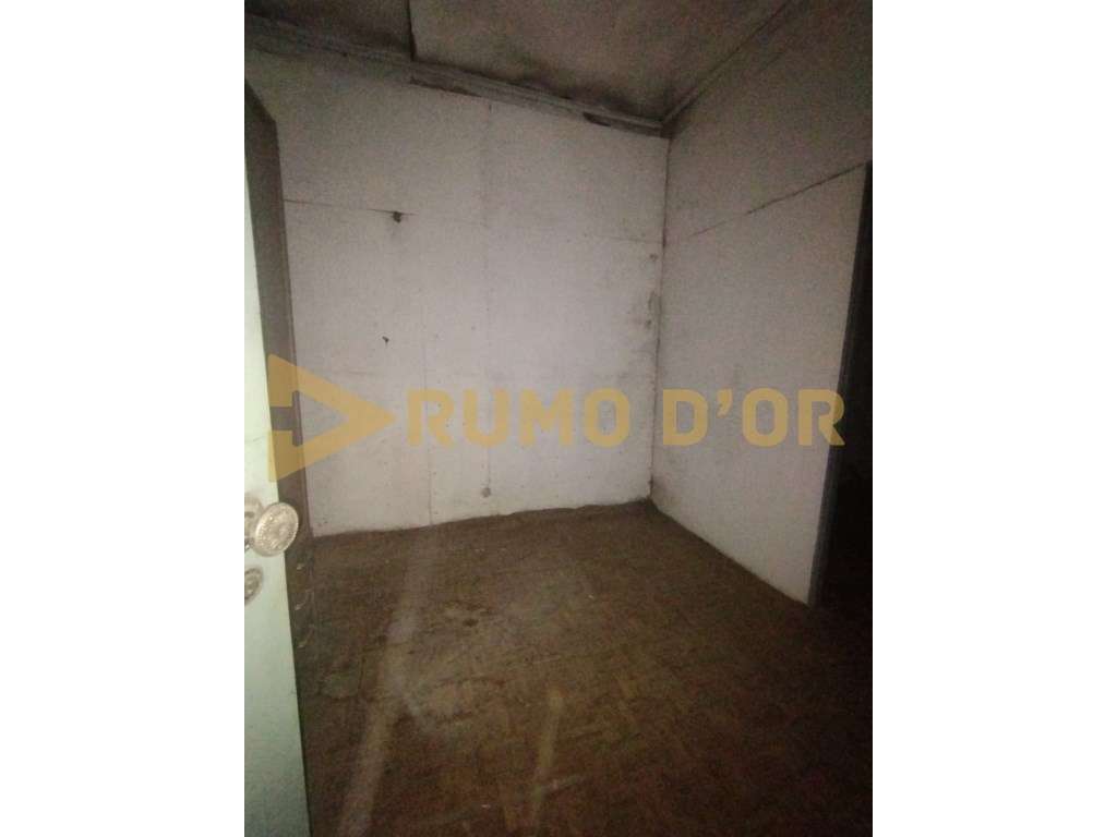 Duas Casas com Piscina a 30 Minutos de Lisboa Raras, Cheias de Pote...-7