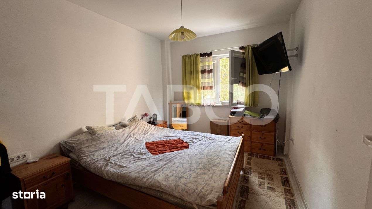 Apartament superb cu 4 camere mobilat utilat 80mpu balcon Vasile Aaron - Imagine principală: 4/19