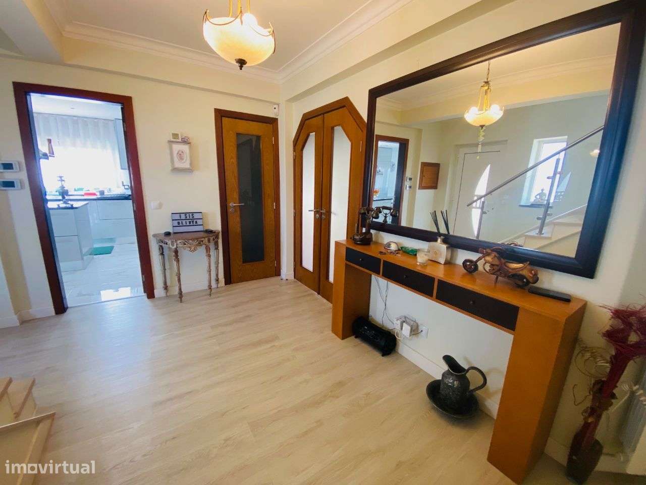 Moradia T4 com grande garagem e jardim - perto da praia-3