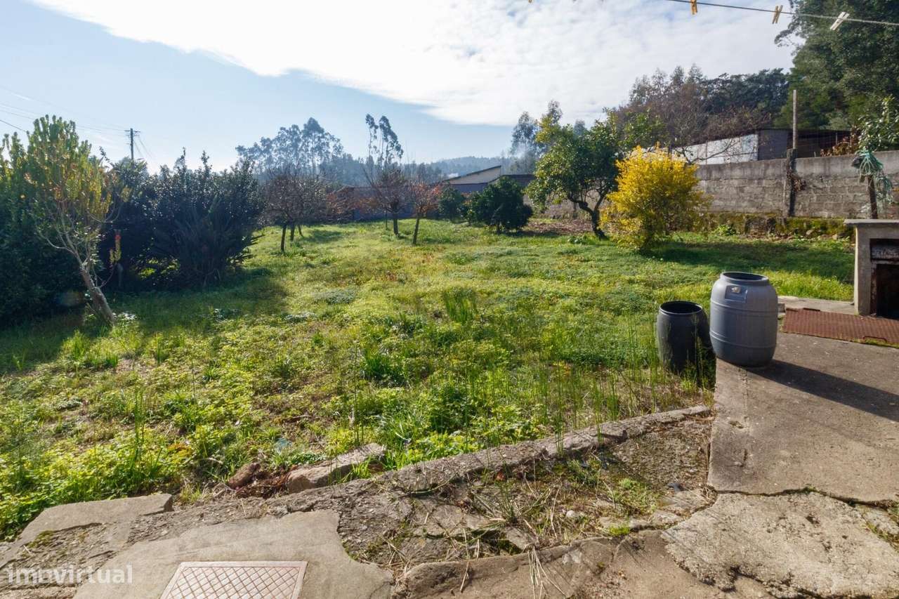 Moradia T2 para Recuperar em Pedroso, + terreno 1.072 m2 com viabilida-18