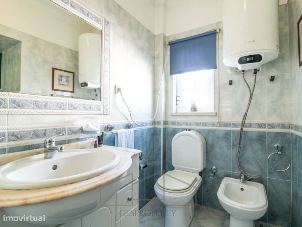 Moradia T3 nos Foros da Amora-23