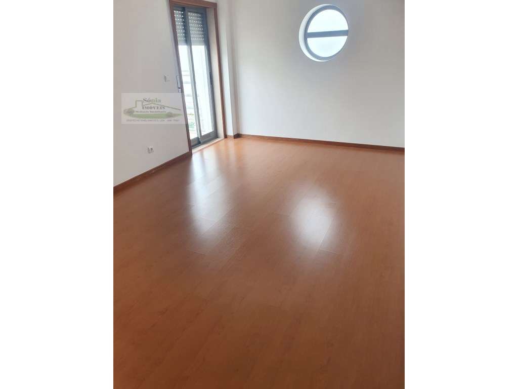 APARTAMENTO T3 COM PARQUEAMENTO PARA VENDA NO MONTIJO!-9