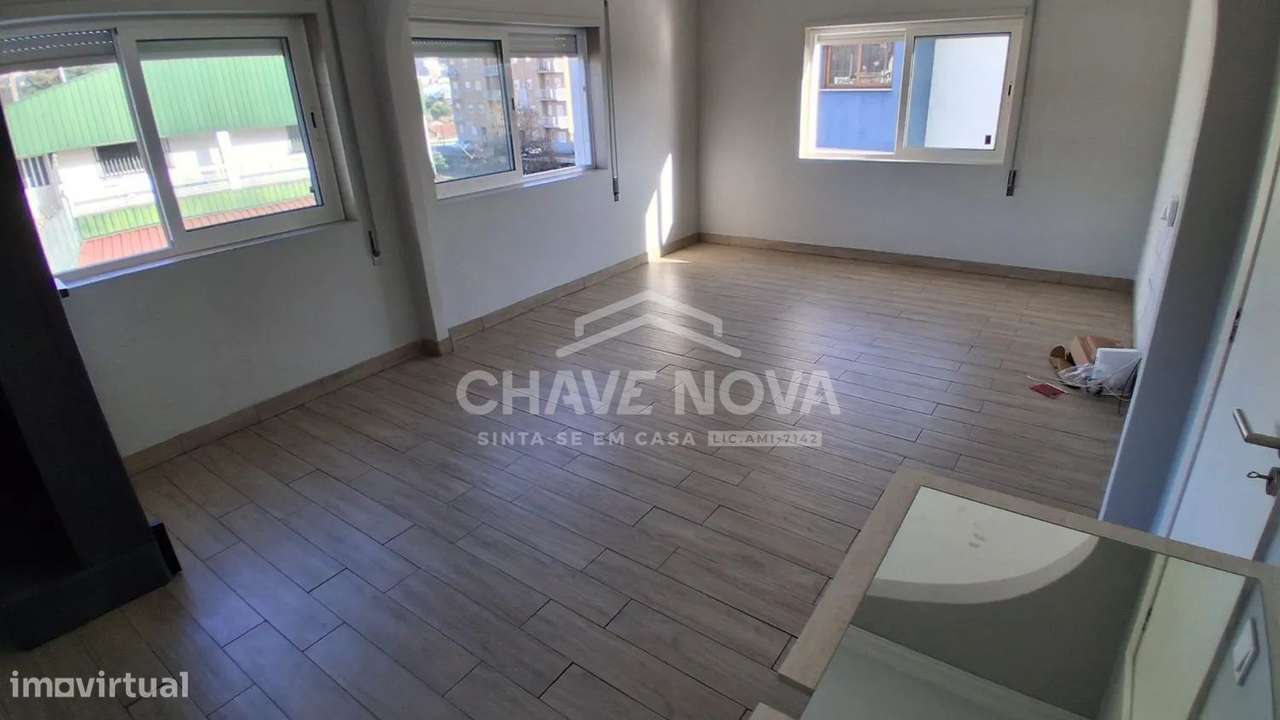 Andar-Moradia T3 Renovado com 2 Boxes, Varanda e Pátio RT/02834/CO - Grande imagem: 5/13